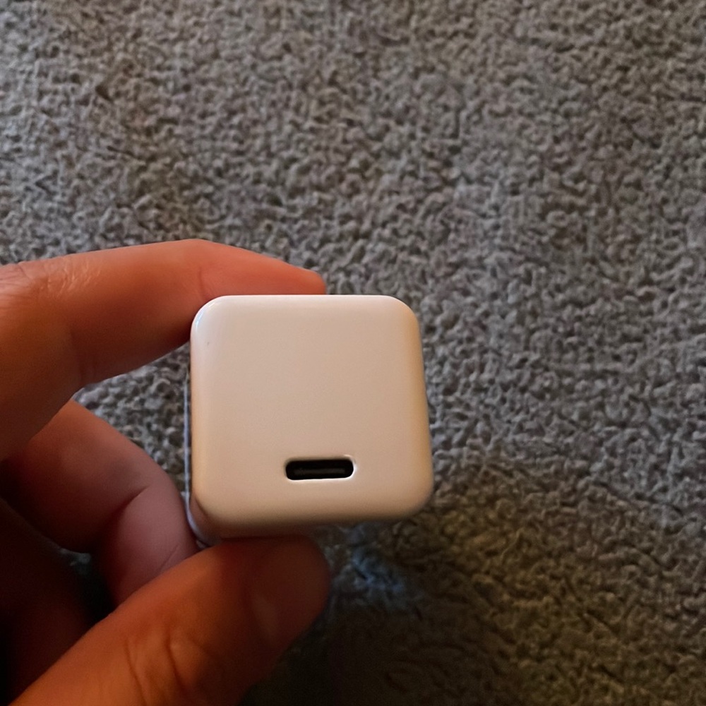 Charger - Picture 3 of 4